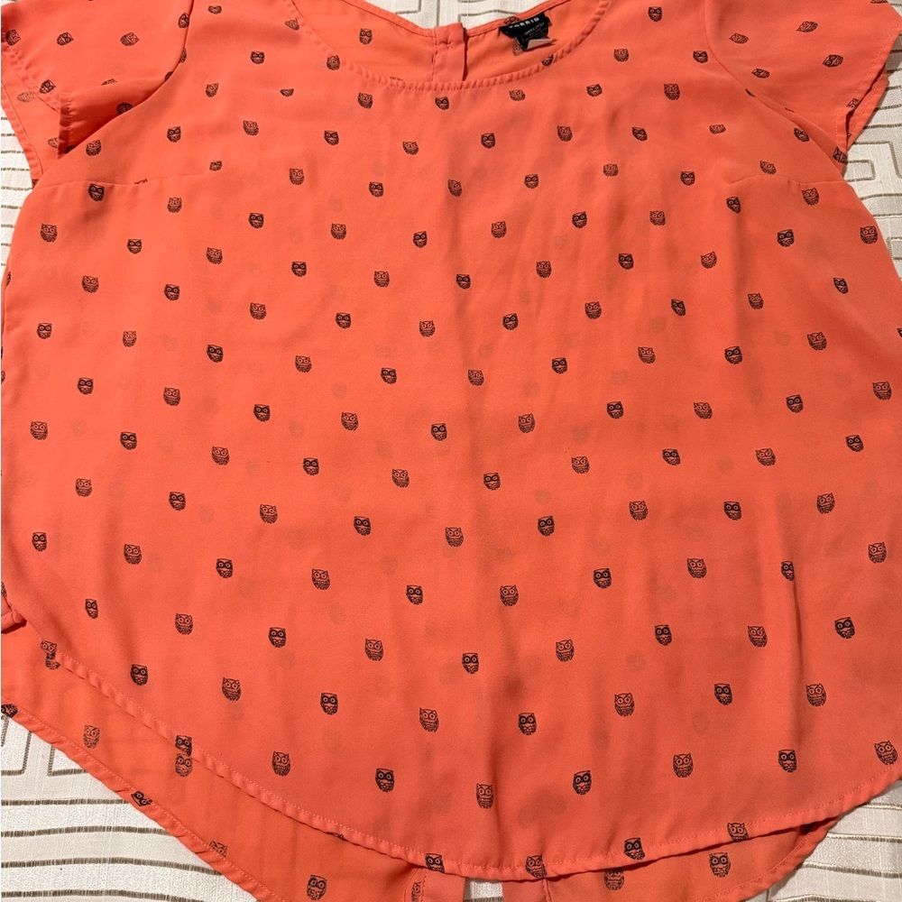 Torrid Size 2 Women's Coral Blouse with Owl Print
